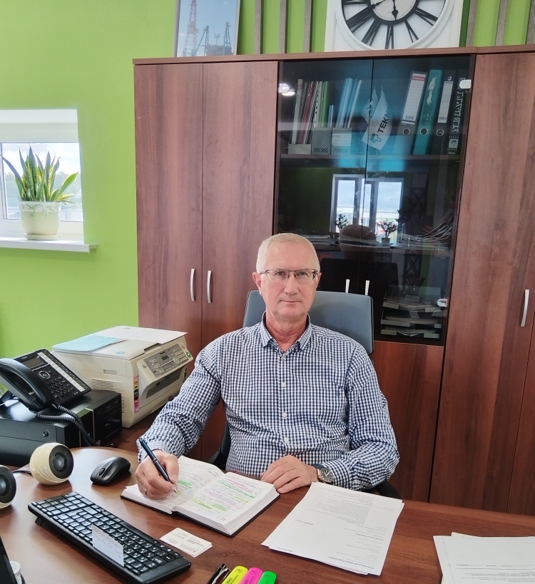 Фото руководителя.jpg